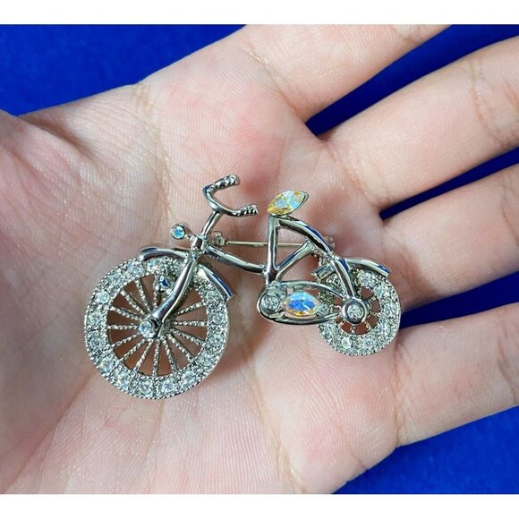 Estate Costume Jewelry Silver Tone Rhinestone Bike Bicycle Moving Wheel Brooch 9 - Picture 11 of 11